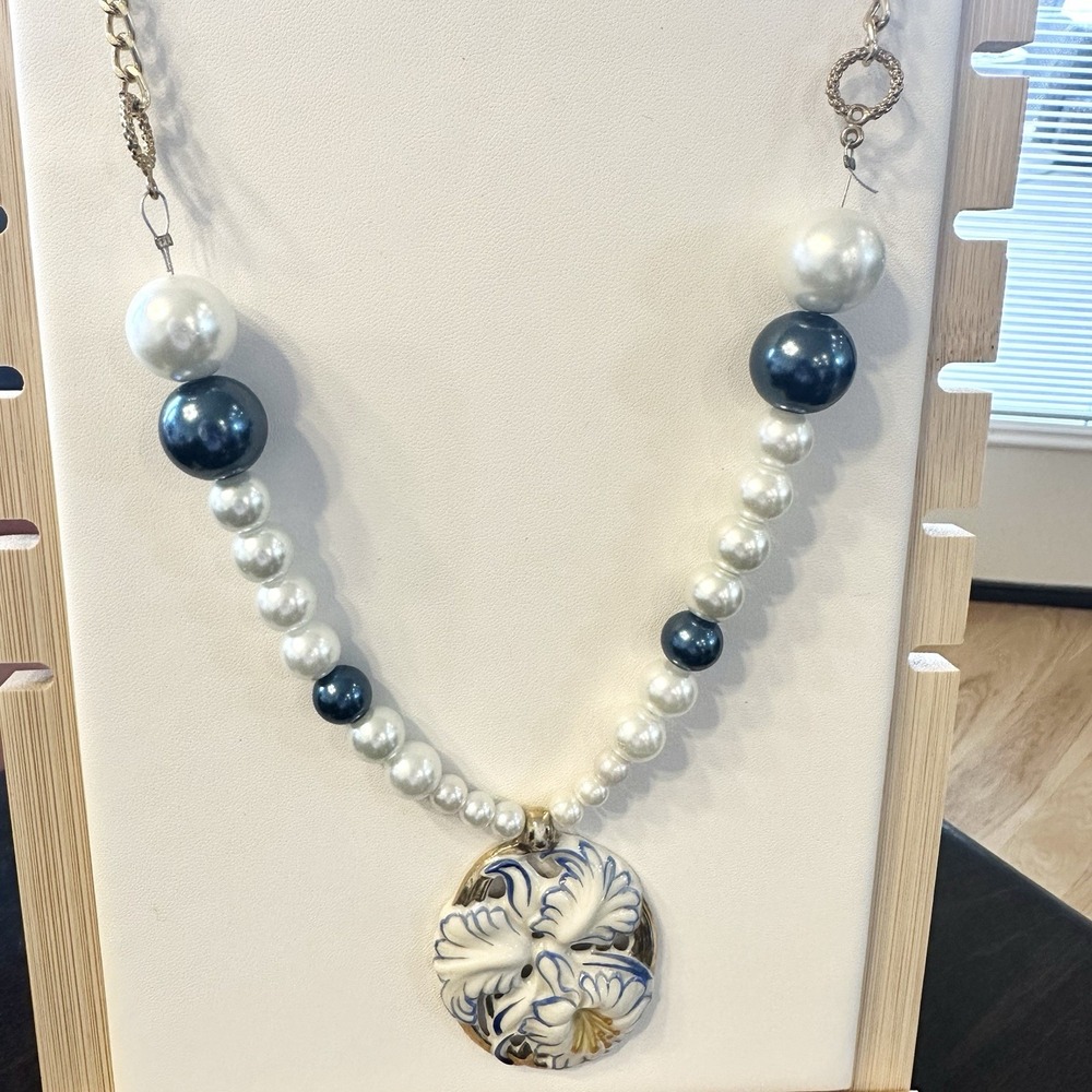 Handmade Necklace Hand Painted Pendant Bavaria Waldershof Blue White Faux Pearls
